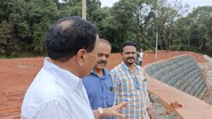 ನಾಗೋಡಿ ಹೆದ್ದಾರಿ ತಡೆಗೋಡೆ ಅವೈಜ್ಞಾನಿಕ ಕಾಮಗಾರಿ ಬಗ್ಗೆ ಕಿಮ್ಮನೆ ಆಕ್ರೋಶ : ಎಂಜನಿಯರ್ ತಮ್ಮ ಪದವಿಯ ಮತ್ತೊಮ್ಮೆ ಅಧ್ಯಯನ ಮಾಡಲಿ
