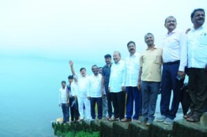ಚಕ್ರಾ ಸಾವೇಹಕ್ಲು ಅವಳಿ ಜಲಾಶಯಕ್ಕೆ ಬಾಗಿನ ನೀಡಿದ ಸಂತಸ ವ್ಯಕ್ತಪಡಿಸಿದ ಶಾಸಕ ಆರಗ ಜ್ಞಾನೇಂದ್ರ, ಶಾಸಕ ಚನ್ನಬಸಪ್ಪ, MLC ಡಾ.ಧನಂಜಯ ಸರ್ಜಿ, MLC ರವಿಕುಮಾರ್, ಮಾಜಿ ಸಚಿವರಾದ ಹರತಾಳು ಹಾಲಪ್ಪ 