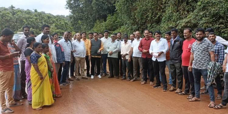 ನಾಗೋಡಿ ತಡೆಗೋಡೆ ಕಳಪೆ ಕಾಮಗಾರಿ : ರಸ್ತೆ ತಡೆ ಮಾಡಿದ ಮಾಜಿ ಶಾಸಕ ಬೇಳೂರು, ಮಂಜುನಾಥಗೌಡ