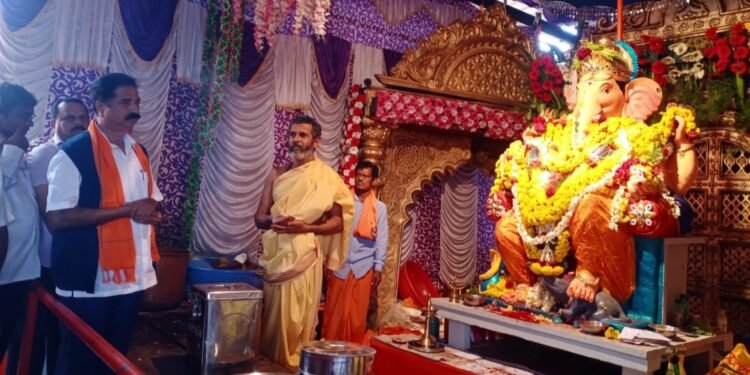 ರಿಪ್ಪನ್ಪೇಟೆ ಹಿಂದೂ ಮಹಾಗಣಪತಿಯ ದರ್ಶನ ಪಡೆದ ಶಾಸಕ ಹರತಾಳು ಹಾಲಪ್ಪ