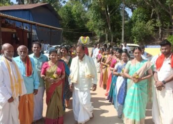 ಬಿದನೂರಿನಲ್ಲಿ ಕಟೀಲು ಶ್ರೀಗಣಪತಿಯ ಭವ್ಯ ಮೆರವಣಿಗೆ : ಶ್ರೀಧರಪುರ ಮುಂಡಿಗೆಗದ್ದೆಯಲ್ಲಿ ಕಟೀಲು ಶ್ರೀ ದುರ್ಗಾಪರಮೇಶ್ವರಿ ಯಕ್ಷಗಾನ ಹರಕೆ ಬಯಲಾಟ