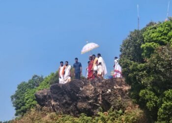 ಕೊಡಚಾದ್ರಿ ಕ್ಷೇತ್ರ ದರ್ಶನ ಮಾಡಿದ ಶೃಂಗೇರಿ ಶ್ರೀ ವಿಧುಶೇಖರ ಭಾರತಿ ಸ್ವಾಮೀಜಿ| ಶ್ರೀ ಶಂಕರಾಚಾರ್ಯ ಧ್ಯಾನಾಸಕ್ತರಾಗಿದ್ದ ಸರ್ವಜ್ಞ ಪೀಠ ದರ್ಶನ ನಮ್ಮ ಅಪೇಕ್ಷೆಯಾಗಿತ್ತು | ಶ್ರೀ ವಿಧುಶೇಖರ ಭಾರತೀ