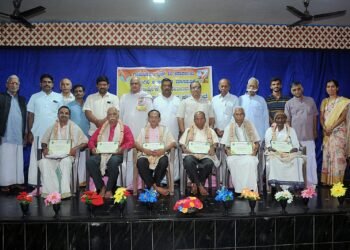 HOSANAGARA|ಮಾಧ್ಯಮಗಳು ಒಳ್ಳೆಯ ಸಂಗತಿಗಳ ಬಗ್ಗೆ ಬೆಳಕು ಚೆಲ್ಲಬೇಕು: ಕವಿ ಕೃಷ್ಣಪ್ರಸಾದ್ ಬದಿ | ಕಾರಣಗಿರಿಯಲ್ಲಿ ಕಲಾದರ್ಶನ ನಾರದ ಪುರಸ್ಕಾರ ಪ್ರಧಾನ ಸಮಾರಂಭ