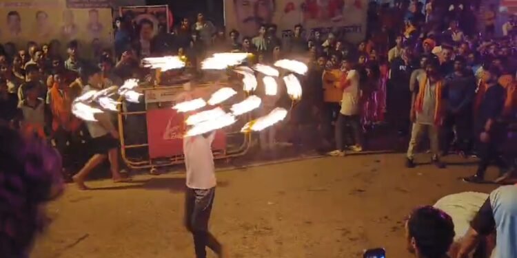 ಬೆಂಕಿಯಾಟಕ್ಕೆ ಮನಸೋತ ಸಾಗರದ ಜನತೆ