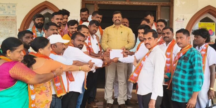 ಕಾಂಗ್ರೆಸ್‌ನಿಂದ ಸಂವಿಧಾನಕ್ಕೆ ಅಪಚಾರ : ಹೊಸನಗರ ಯುವಮೋರ್ಚಾ ಪ್ರಧಾನ ಕಾರ್ಯದರ್ಶಿ ಅಂಕಿತ್ ಮೇಕೇರಿ | ಹೊಸನಗರ ಬಿಜೆಪಿ ಯುವ ಮೋರ್ಚಾ ಪ್ರತಿಭಟನೆ