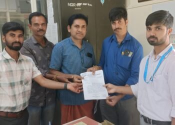 ನೂಲಿಗ್ಗೇರಿ ಸರ್ಕಾರಿ ಶಾಲೆಗೆ ಸ್ಮಾರ್ಟ್ ಕ್ಲಾಸ್‌ ಪರಿಕರ ಒದಗಿಸಲು ಕೆನರಾಬ್ಯಾಂಕ್‌ಗೆ ಮನವಿ