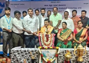 ಕೆನರಾಬ್ಯಾಂಕಿನಿಂದ ಚಿಕ್ಕಪೇಟೆ ಪ್ರೌಢಶಾಲೆಗೆ ರೂ.1.35 ಲಕ್ಷ ಪೀಠೋಪಕರಣ ಮತ್ತು ಯುಪಿಎಸ್ ಕೊಡುಗೆ